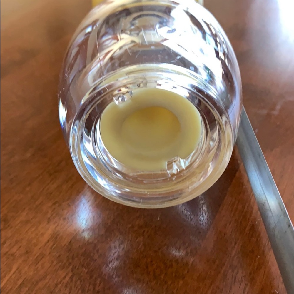 Yellow acrylic salt shaker - Picture 4 of 4